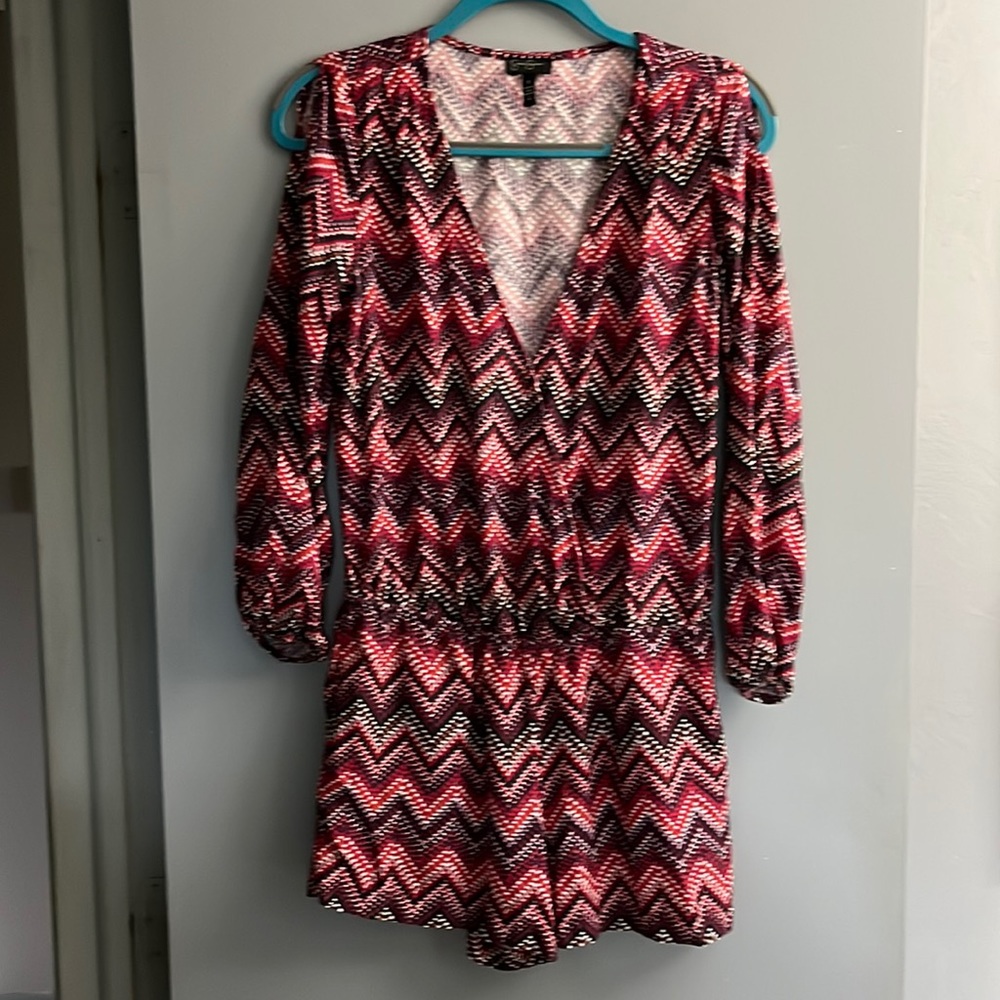 Jessica Simpson Romper-Cold Shoulder, Faux Wrap, Lightweight Print in Size Small